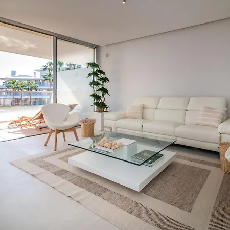 Apartment Vacation Marbella: Beachfront With Luxury Amenities
