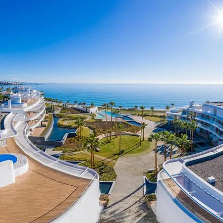 Vacation Marbella: Beachfront With Luxury Amenities Apartment Estepona