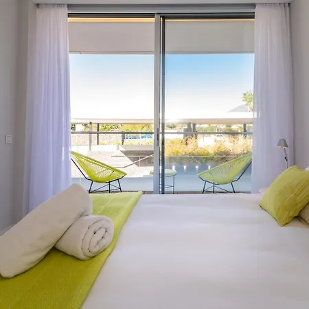 Vacation Marbella: Beachfront With Luxury Amenities Estepona