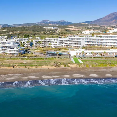 Vacation Marbella: Beachfront With Luxury Amenities *