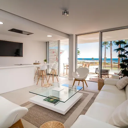 Vacation Marbella I Live On The Edge Of The Sea, New Beachfront Condo, Padel Courts, Gym, Sauna, Luxury And 24-7 Security * Estepona
