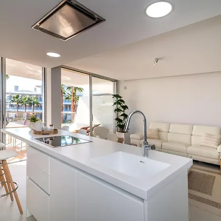 Vacation Marbella I Live On The Edge Of The Sea, New Beachfront Condo, Padel Courts, Gym, Sauna, Luxury And 24-7 Security * Estepona
