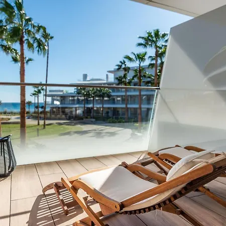 Vacation Marbella I Live On The Edge Of The Sea, New Beachfront Condo, Padel Courts, Gym, Sauna, Luxury And 24-7 Security * Estepona