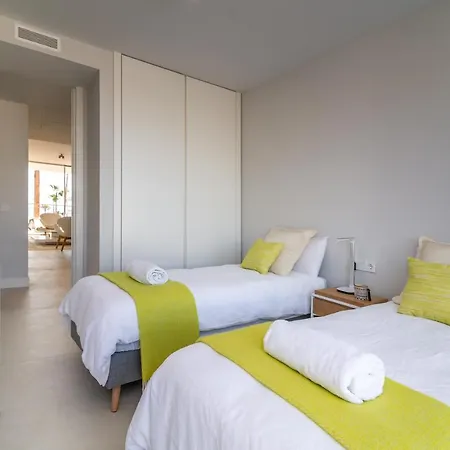 Appartement Vacation Marbella I Live On The Edge Of The Sea, New Beachfront Condo, Padel Courts, Gym, Sauna, Luxury And 24-7 Security